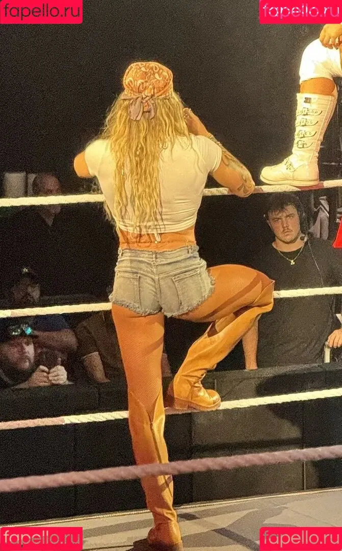 Sol Ruca / solrucawwe / solrvca Onlyfans Photo Gallery 