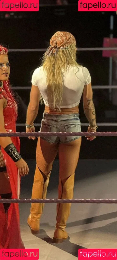 Sol Ruca / solrucawwe / solrvca Onlyfans Photo Gallery 