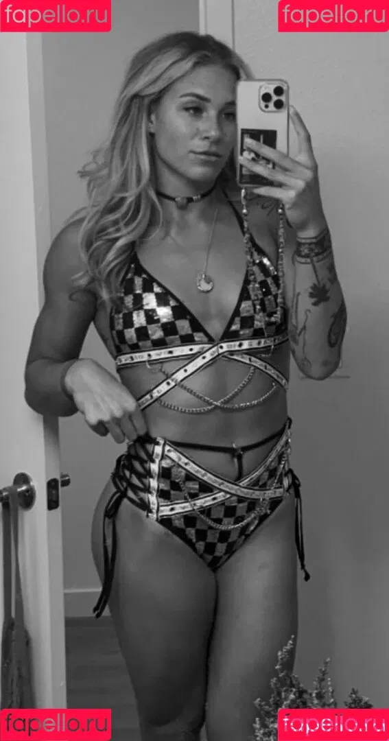 Sol Ruca / solrucawwe / solrvca Onlyfans Photo Gallery 