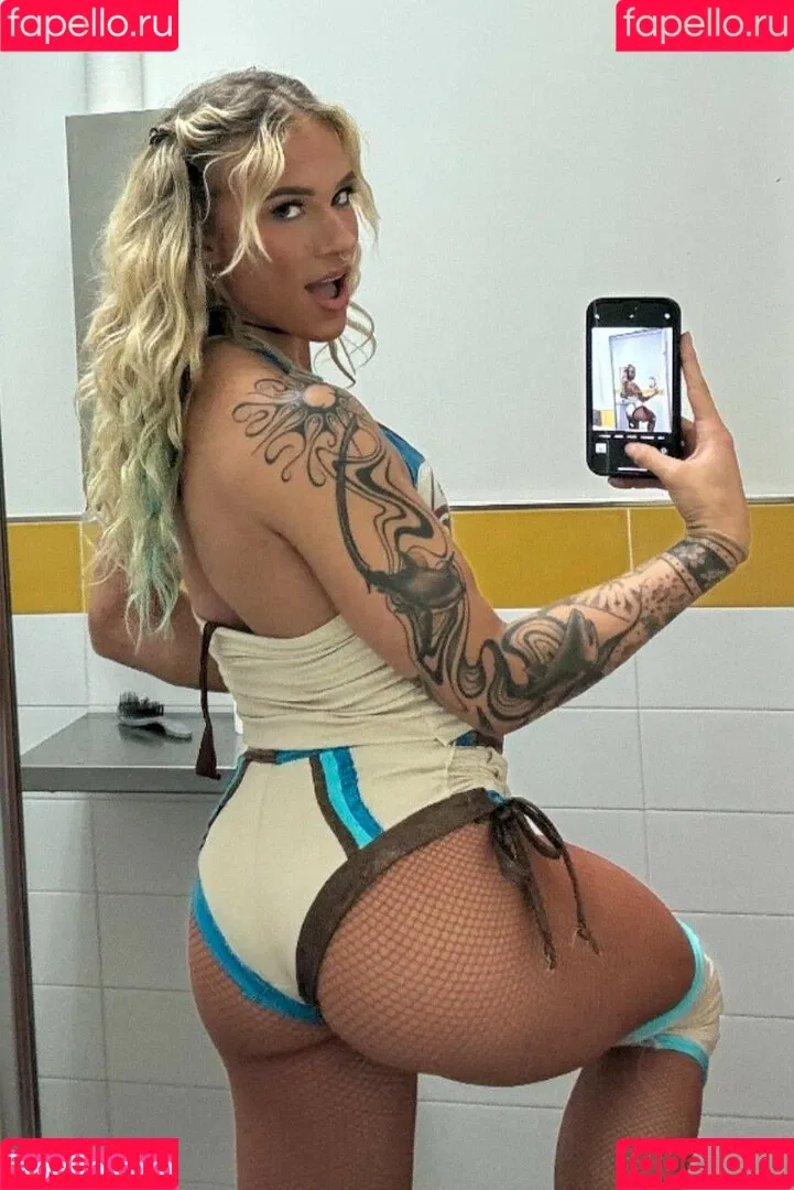 Sol Ruca / solrucawwe / solrvca Onlyfans Photo Gallery 
