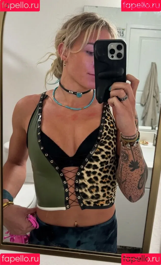 Sol Ruca / solrucawwe / solrvca Onlyfans Photo Gallery 