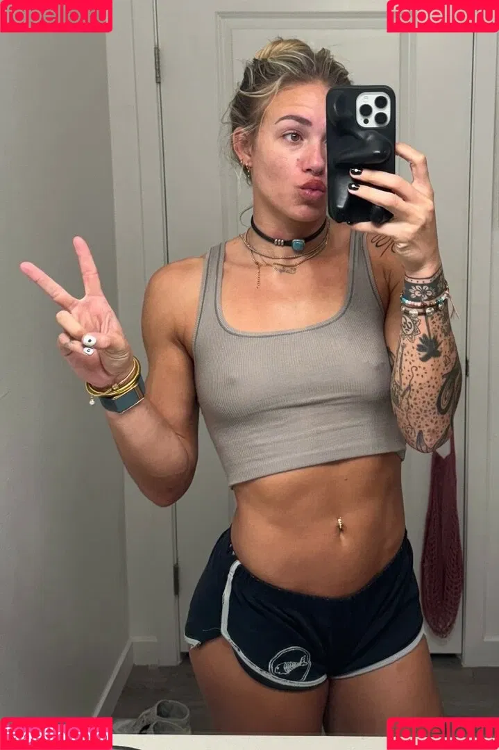 Sol Ruca / solrucawwe / solrvca Onlyfans Photo Gallery 