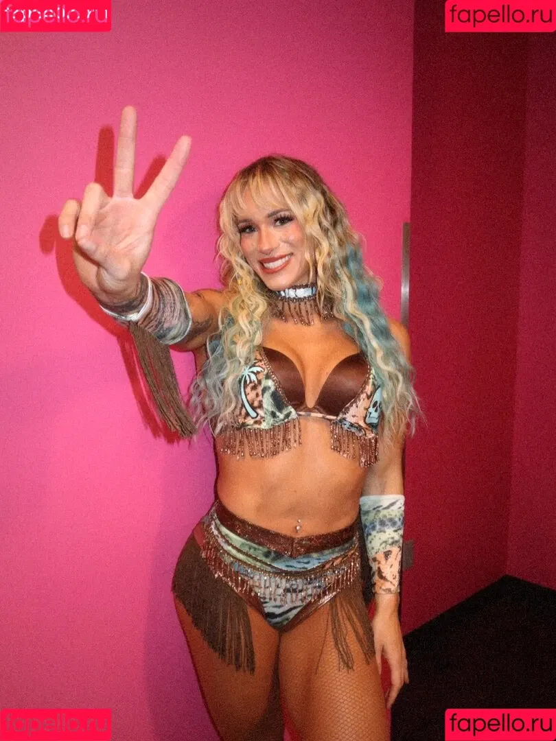 Sol Ruca / solrucawwe / solrvca Onlyfans Photo Gallery 