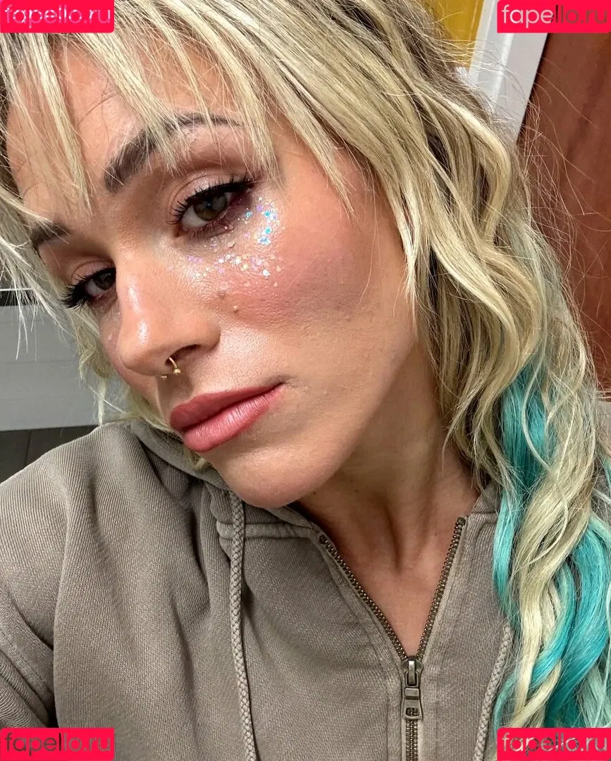 Sol Ruca / solrucawwe / solrvca Onlyfans Photo Gallery 
