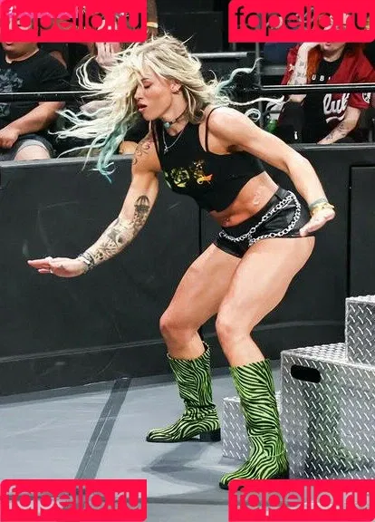Sol Ruca / solrucawwe / solrvca Onlyfans Photo Gallery 