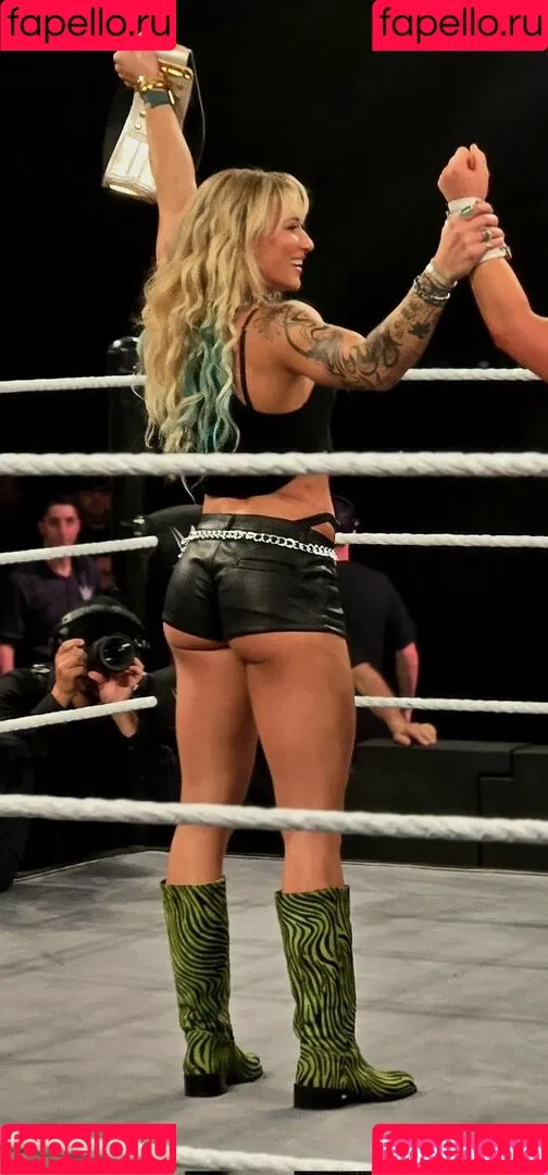 Sol Ruca / solrucawwe / solrvca Onlyfans Photo Gallery 