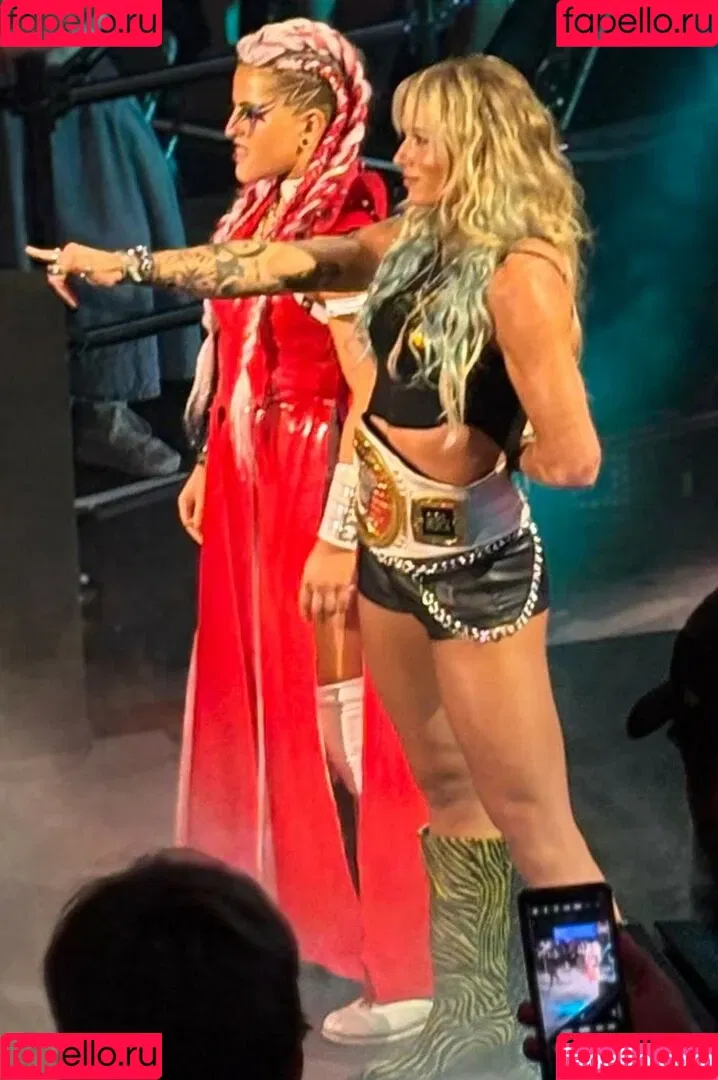 Sol Ruca / solrucawwe / solrvca Onlyfans Photo Gallery 