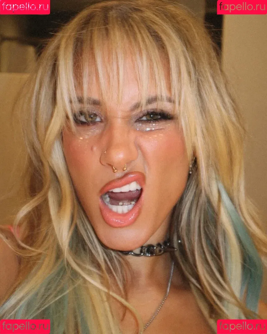 Sol Ruca / solrucawwe / solrvca Onlyfans Photo Gallery 