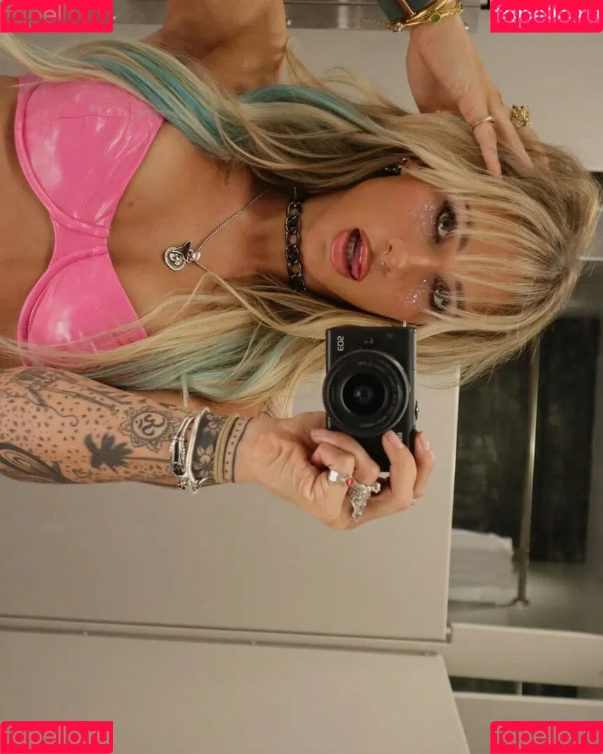 Sol Ruca / solrucawwe / solrvca Onlyfans Photo Gallery 