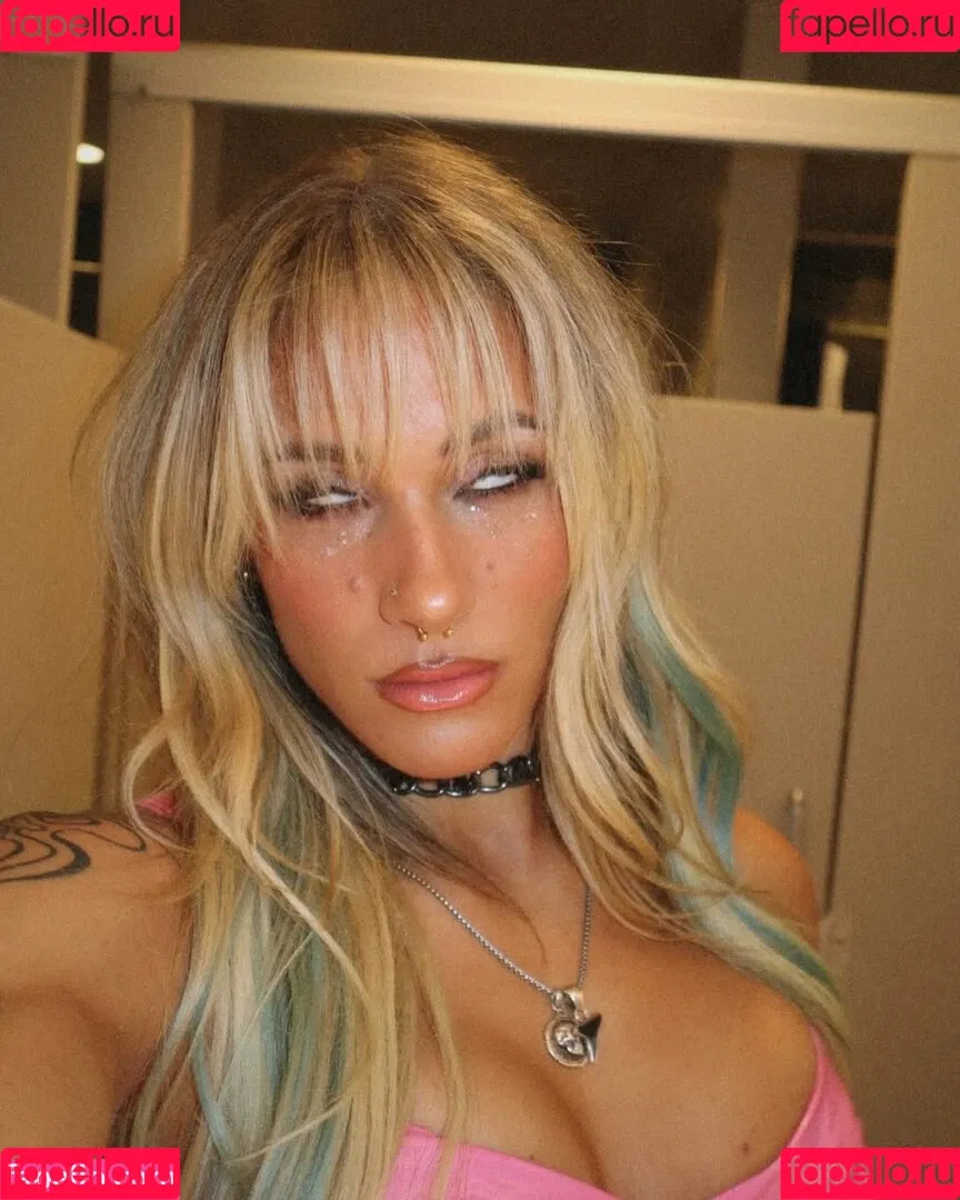 Sol Ruca / solrucawwe / solrvca Onlyfans Photo Gallery 