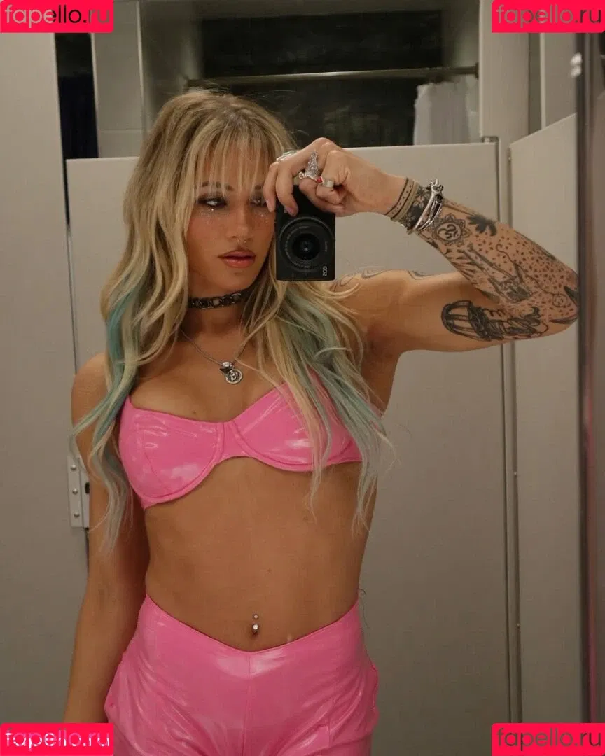 Sol Ruca / solrucawwe / solrvca Onlyfans Photo Gallery 