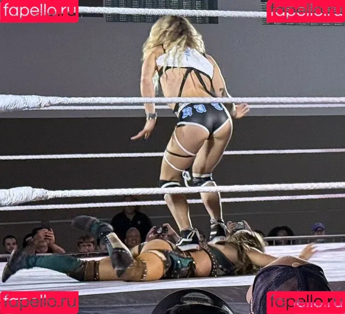 Sol Ruca / solrucawwe / solrvca Onlyfans Photo Gallery 