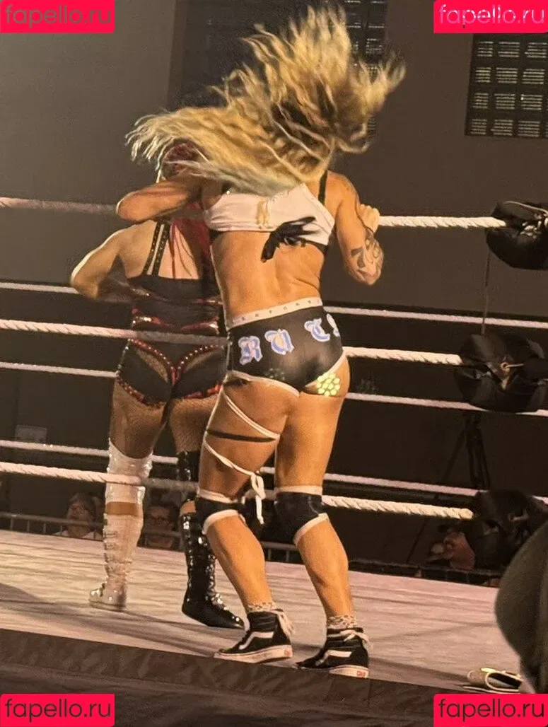 Sol Ruca / solrucawwe / solrvca Onlyfans Photo Gallery 