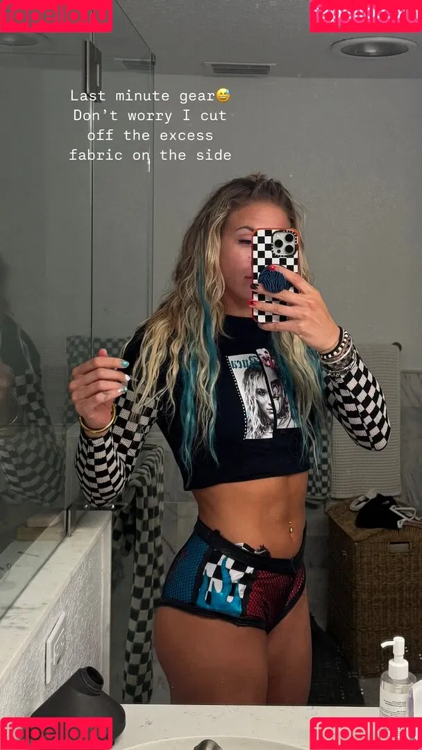 Sol Ruca / solrucawwe / solrvca Onlyfans Photo Gallery 