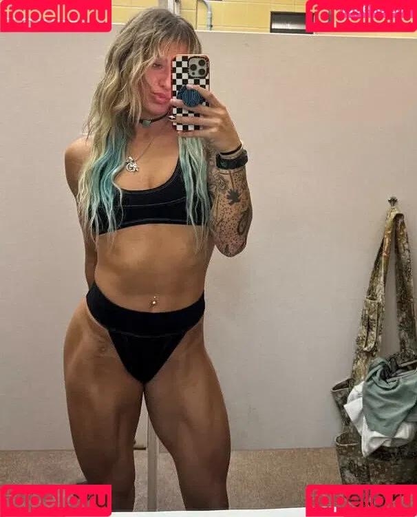 Sol Ruca / solrucawwe / solrvca Onlyfans Photo Gallery 