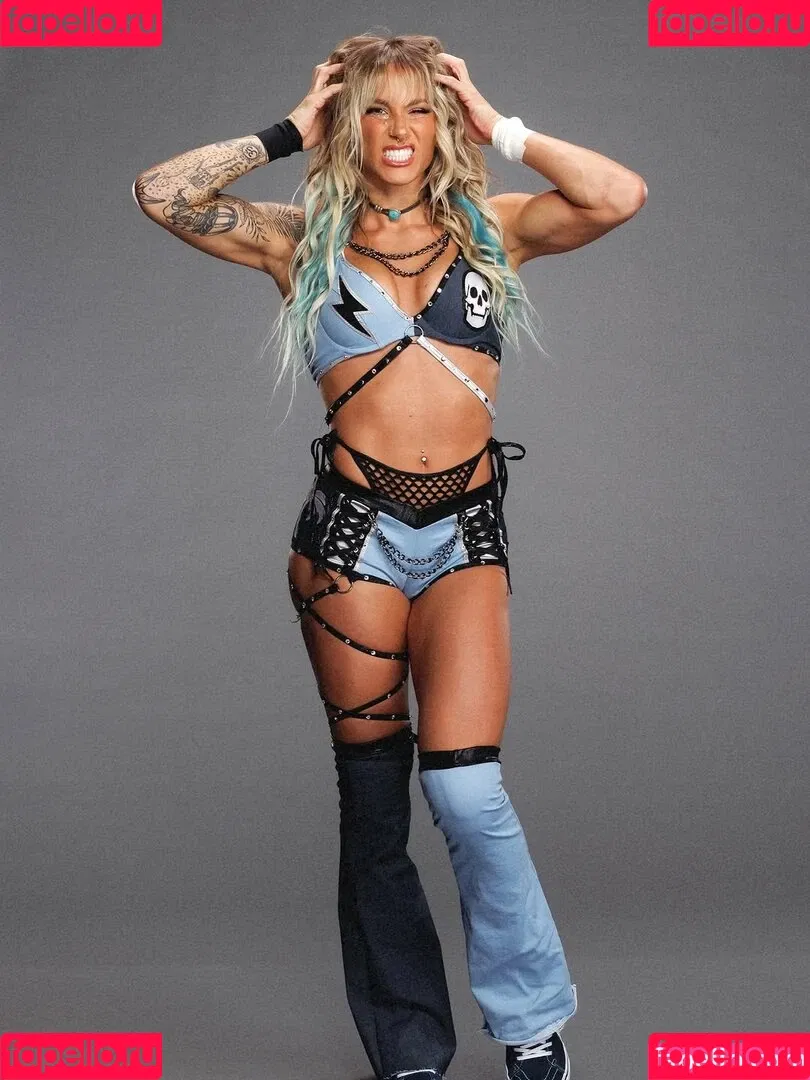 Sol Ruca / solrucawwe / solrvca Onlyfans Photo Gallery 