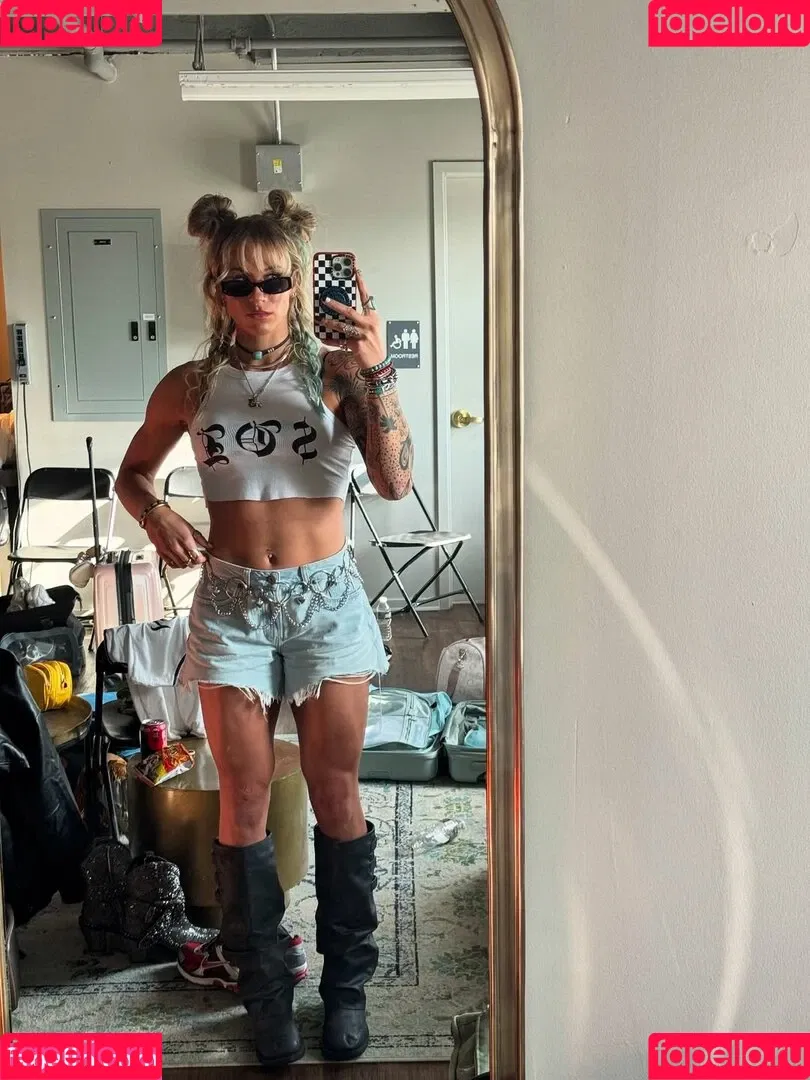 Sol Ruca / solrucawwe / solrvca Onlyfans Photo Gallery 
