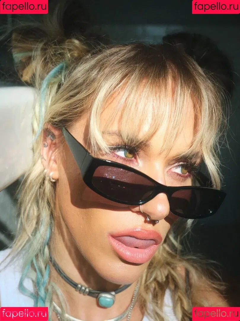 Sol Ruca / solrucawwe / solrvca Onlyfans Photo Gallery 