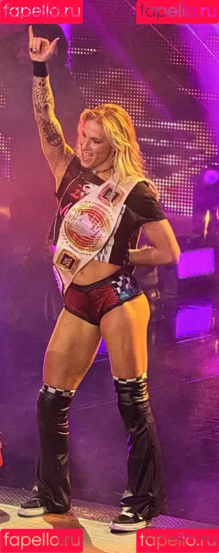 Sol Ruca / solrucawwe / solrvca Onlyfans Photo Gallery 