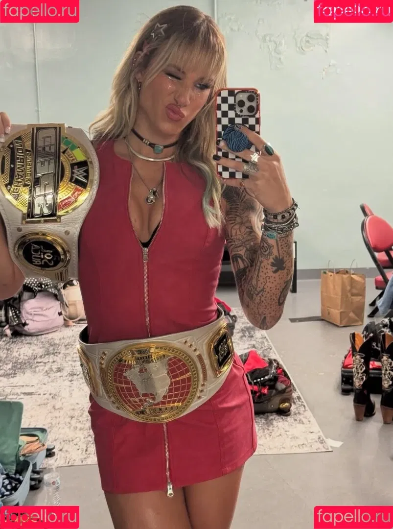 Sol Ruca / solrucawwe / solrvca Onlyfans Photo Gallery 