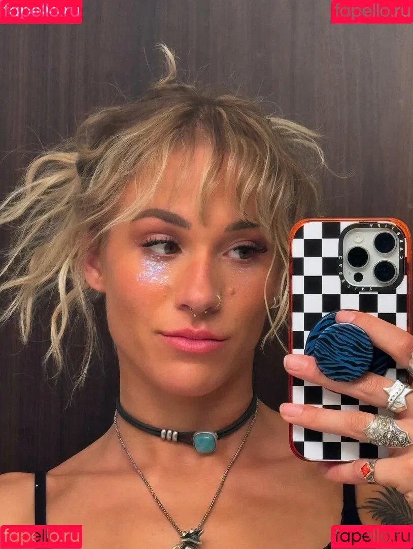 Sol Ruca / solrucawwe / solrvca Onlyfans Photo Gallery 
