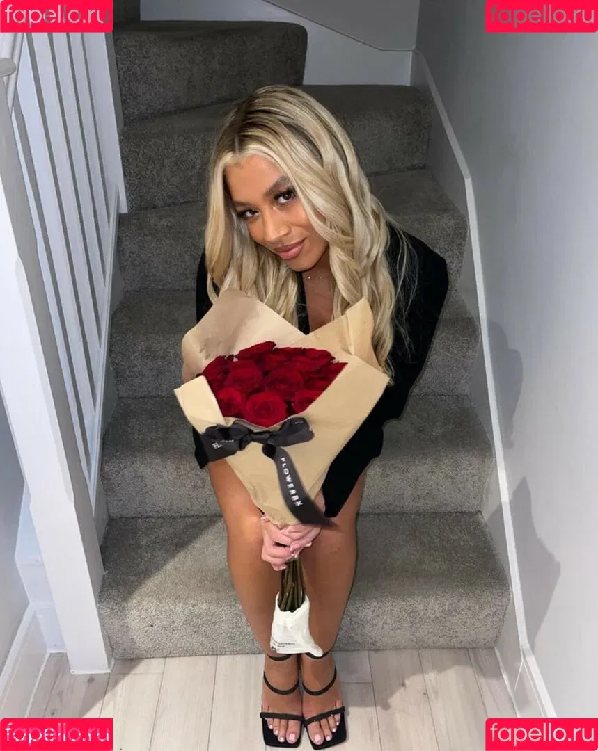 Molly Rainford / mollyrainford Onlyfans Photo Gallery 