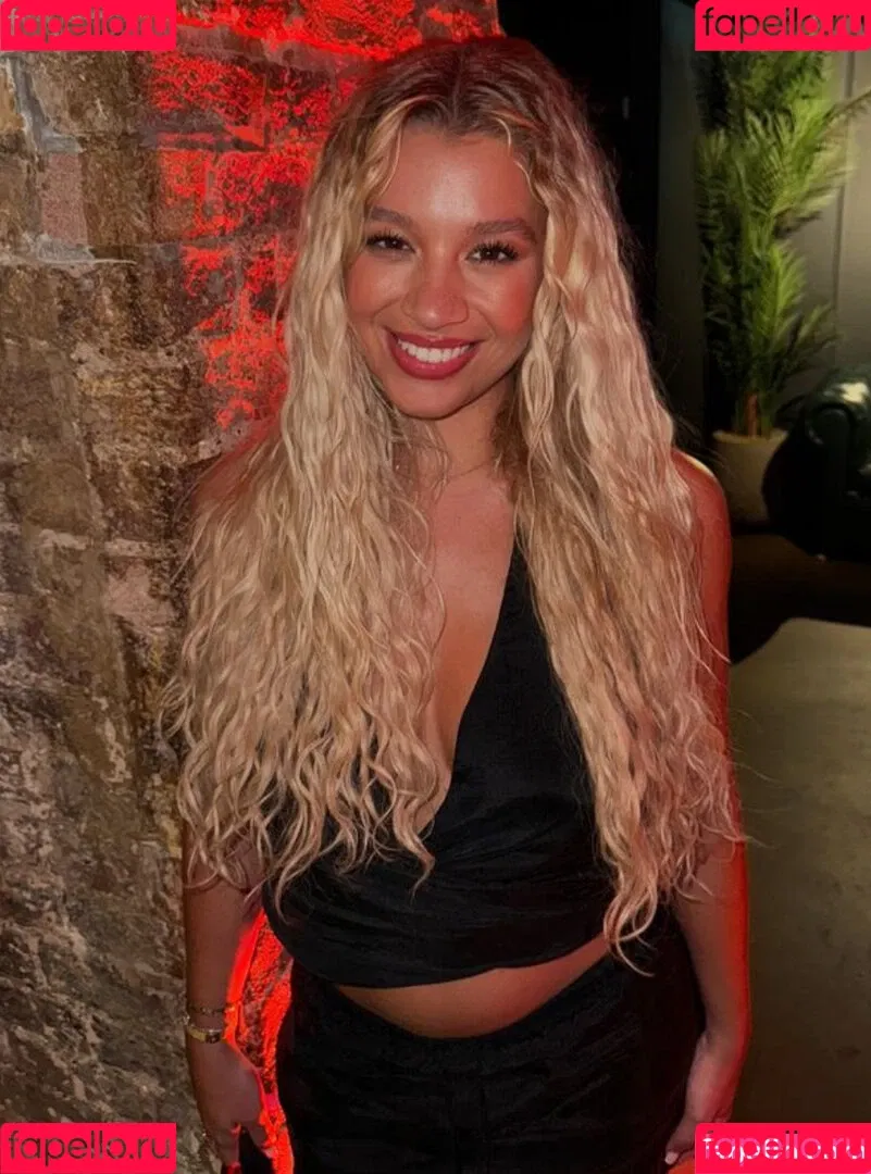 Molly Rainford / mollyrainford Onlyfans Photo Gallery 
