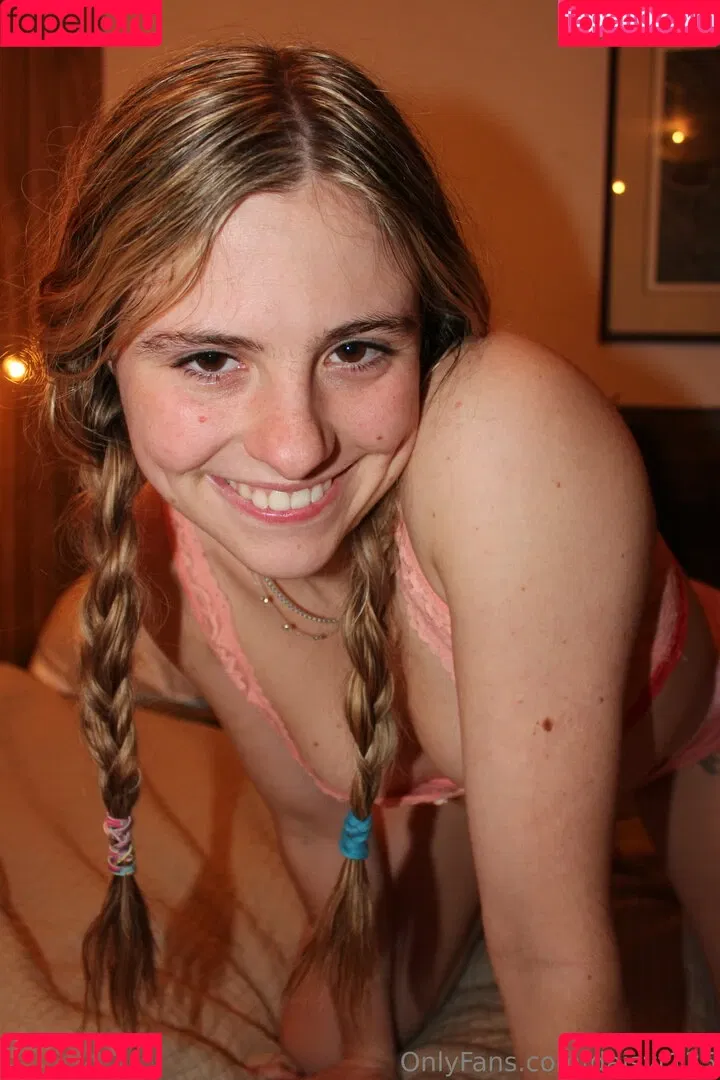 daisyt135 / princ3ssda1sy Onlyfans Photo Gallery 
