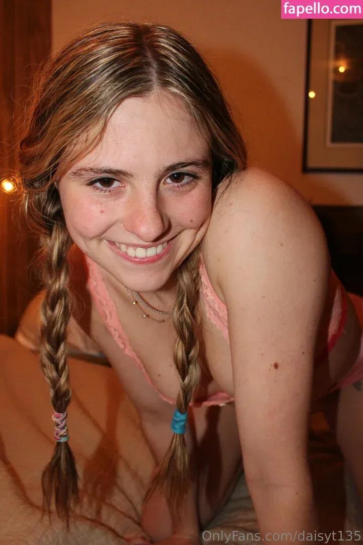 daisyt135 / princ3ssda1sy Onlyfans Photo Gallery 