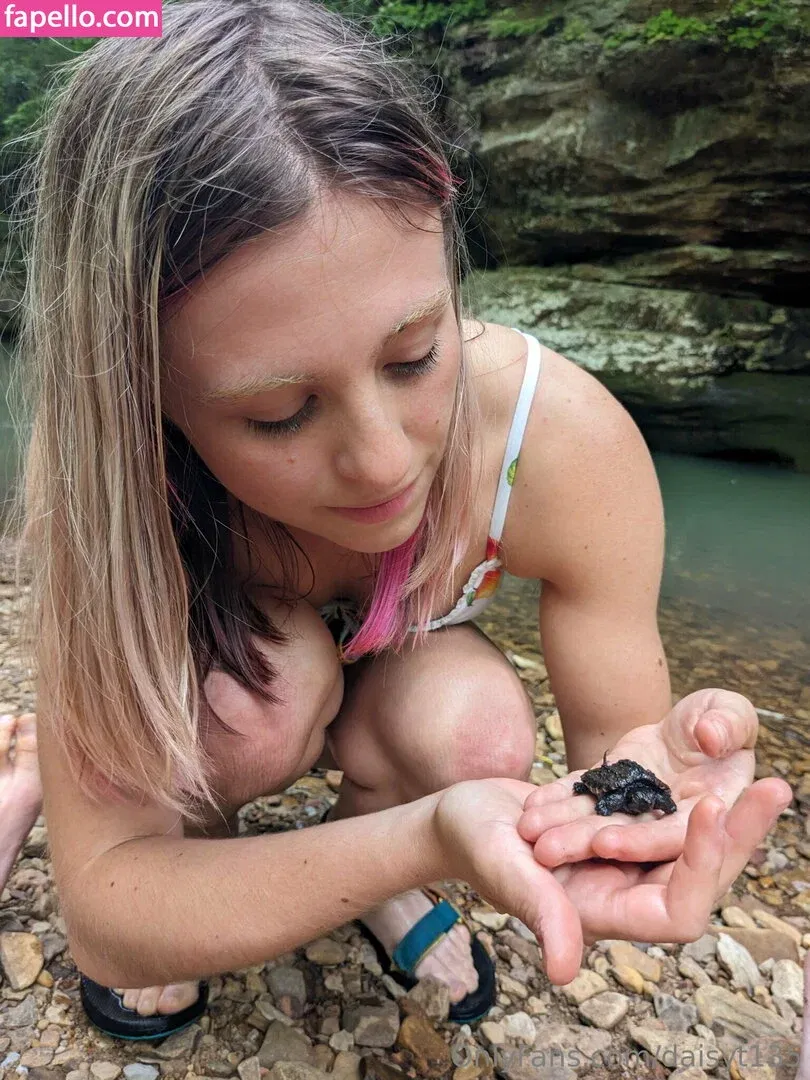 daisyt135 / princ3ssda1sy Onlyfans Photo Gallery 