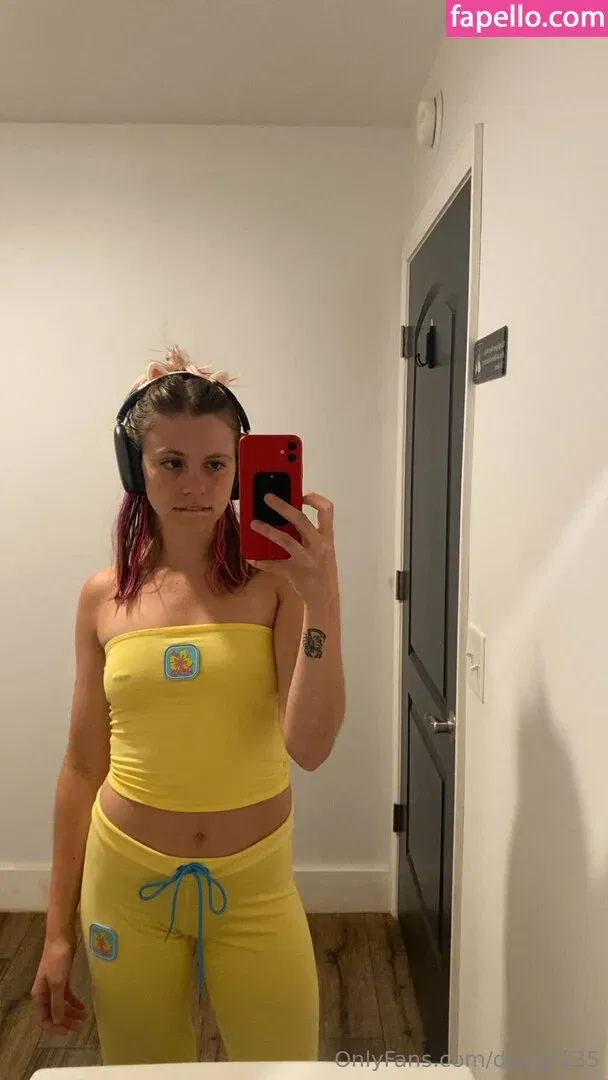 daisyt135 / princ3ssda1sy Onlyfans Photo Gallery 