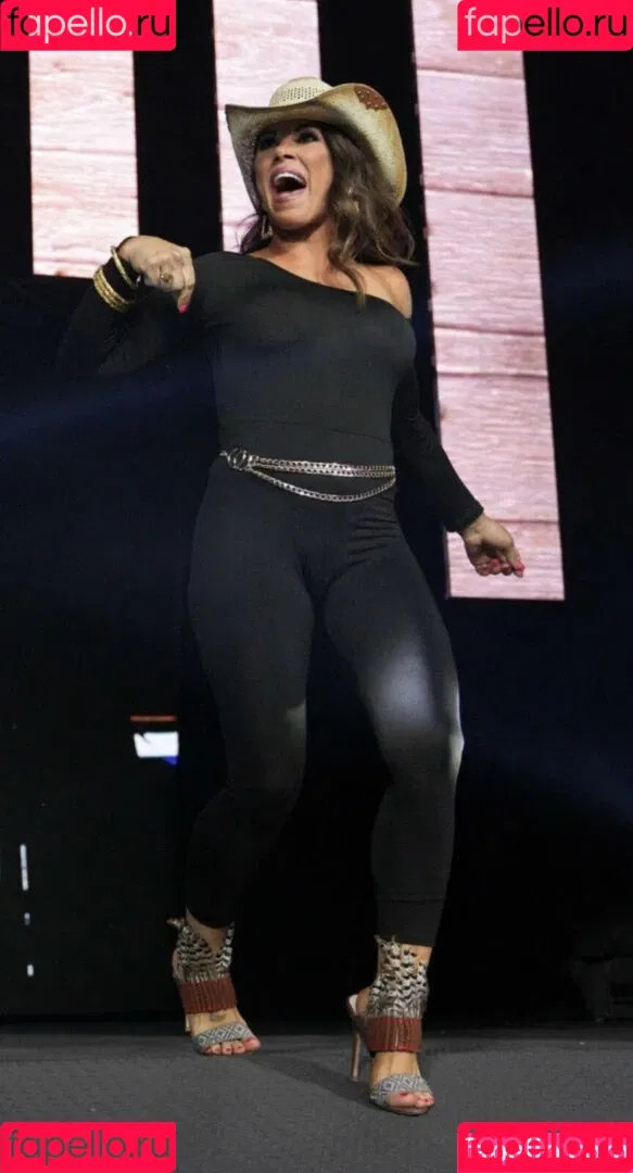 Mickie James / michelejames / themickiejames Onlyfans Photo Gallery 