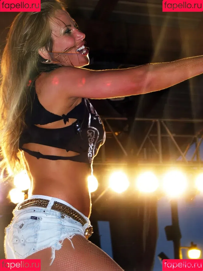 Mickie James / michelejames / themickiejames Onlyfans Photo Gallery 
