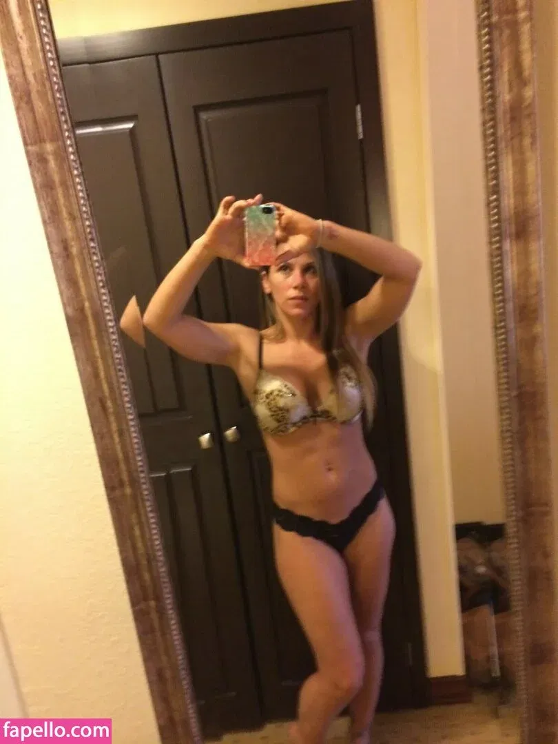 Mickie James / michelejames / themickiejames Onlyfans Photo Gallery 