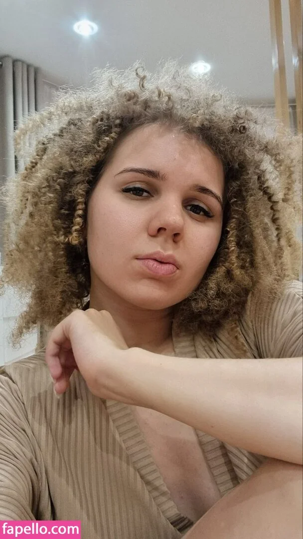 Julia Kul / JuliaKul_Official / juliakul Onlyfans Photo Gallery 