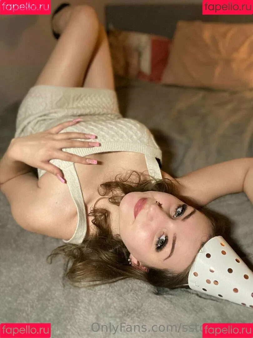 sstormyfox / st0rmfox Onlyfans Photo Gallery 