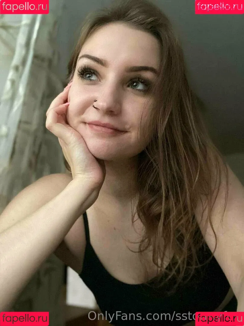 sstormyfox / st0rmfox Onlyfans Photo Gallery 