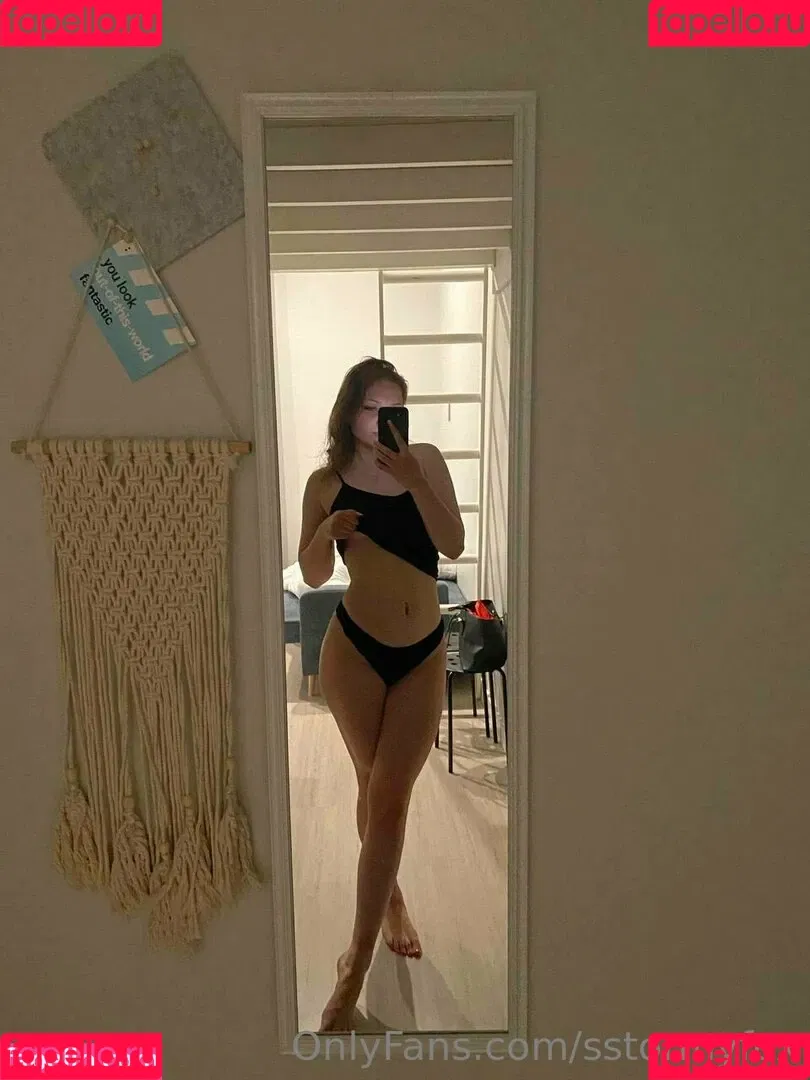 sstormyfox / st0rmfox Onlyfans Photo Gallery 