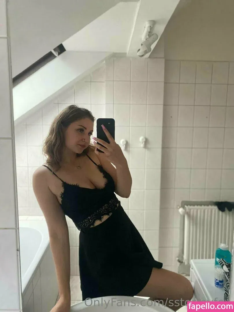 sstormyfox / st0rmfox Onlyfans Photo Gallery 