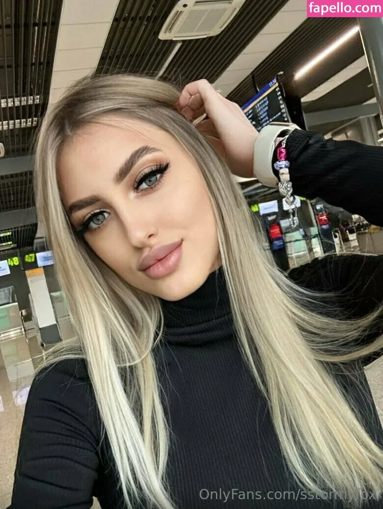 sstormyfox / st0rmfox Onlyfans Photo Gallery 