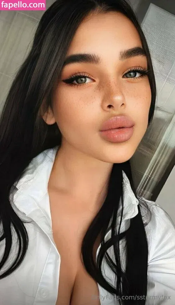 sstormyfox / st0rmfox Onlyfans Photo Gallery 