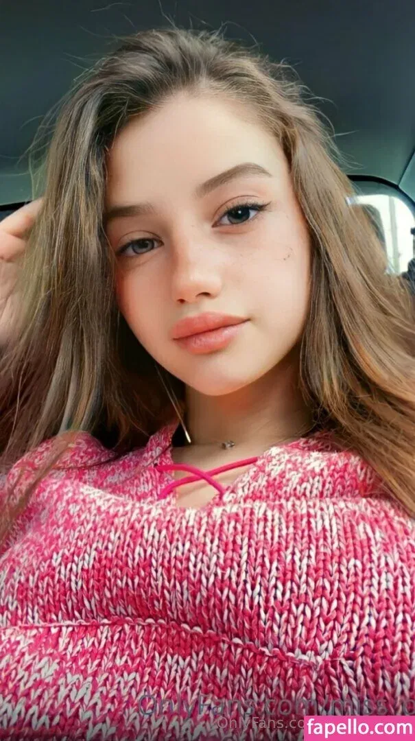 sstormyfox / st0rmfox Onlyfans Photo Gallery 