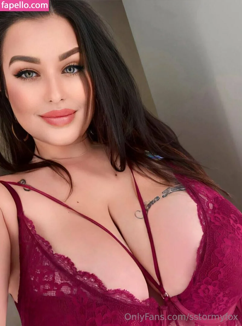 sstormyfox / st0rmfox Onlyfans Photo Gallery 
