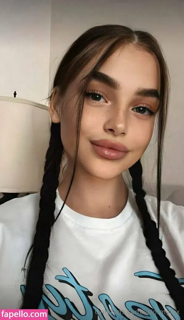 sstormyfox / st0rmfox Onlyfans Photo Gallery 