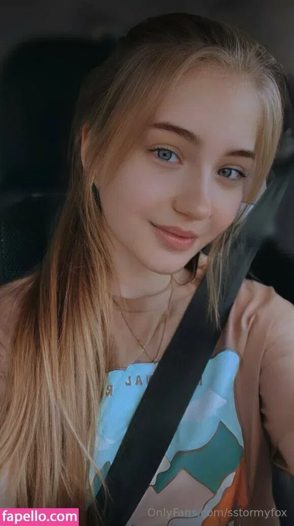 sstormyfox / st0rmfox Onlyfans Photo Gallery 