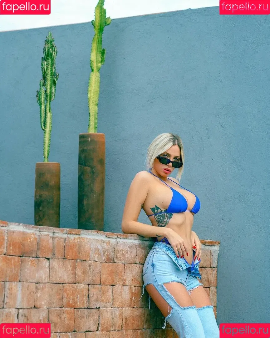 Antonella Mantovano / antomantovano Onlyfans Photo Gallery 