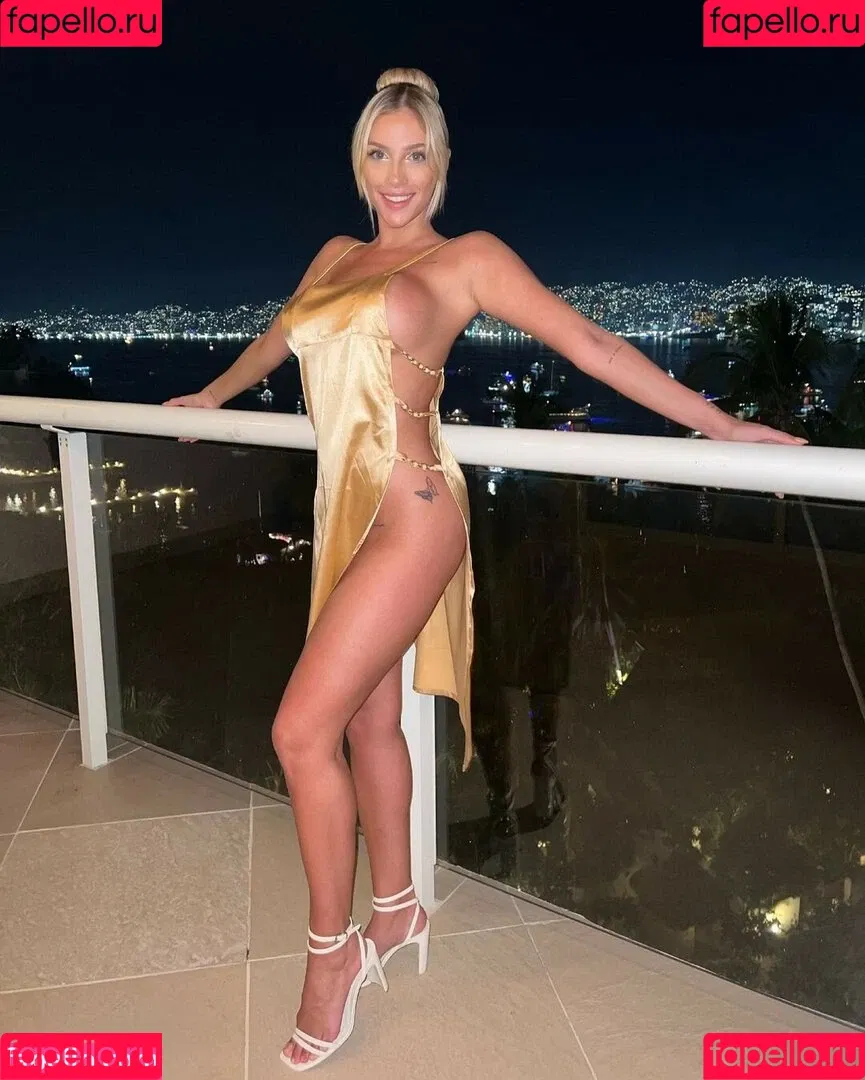 Antonella Mantovano / antomantovano Onlyfans Photo Gallery 