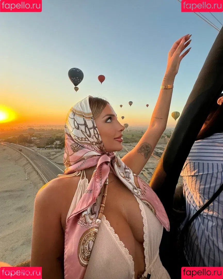 Antonella Mantovano / antomantovano Onlyfans Photo Gallery 