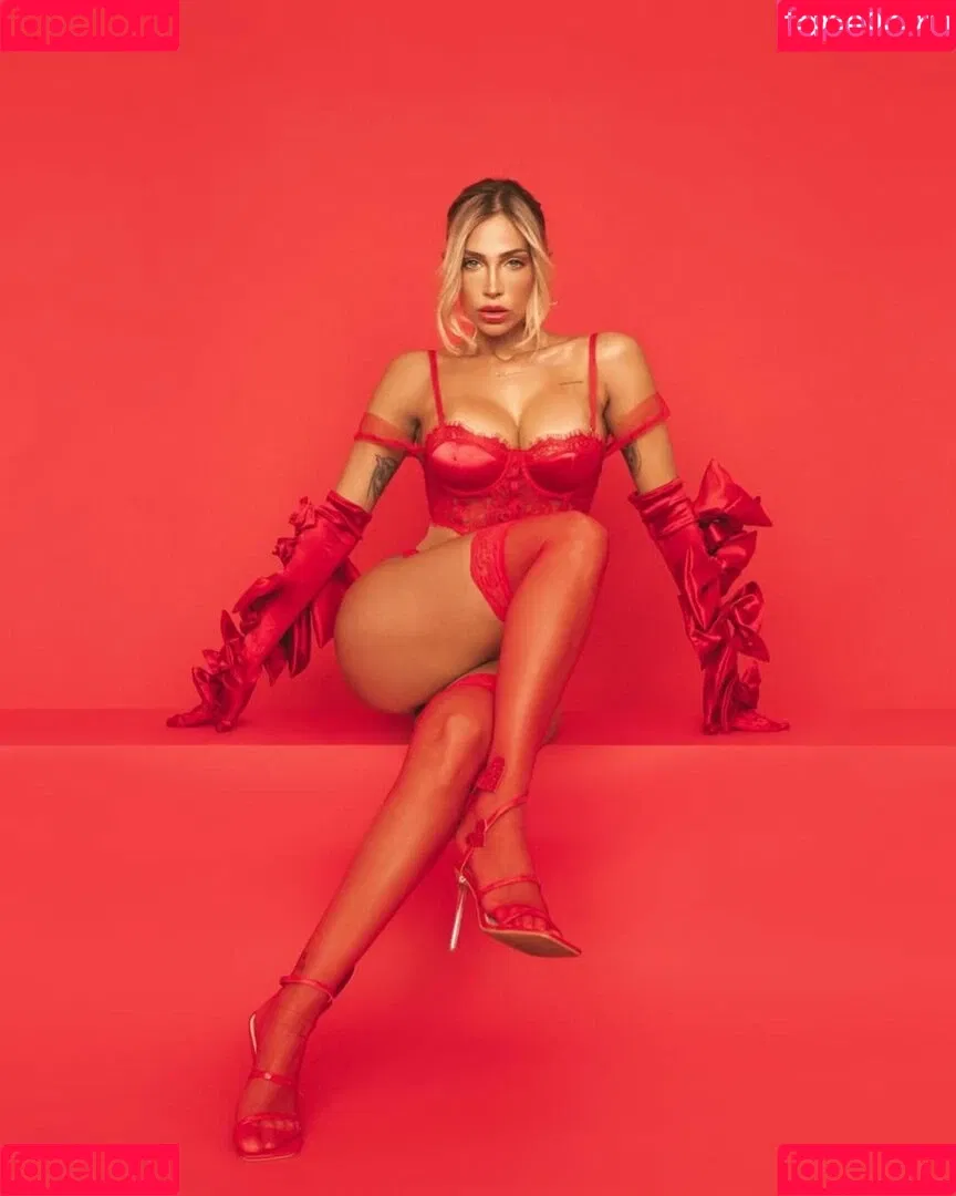 Antonella Mantovano / antomantovano Onlyfans Photo Gallery 