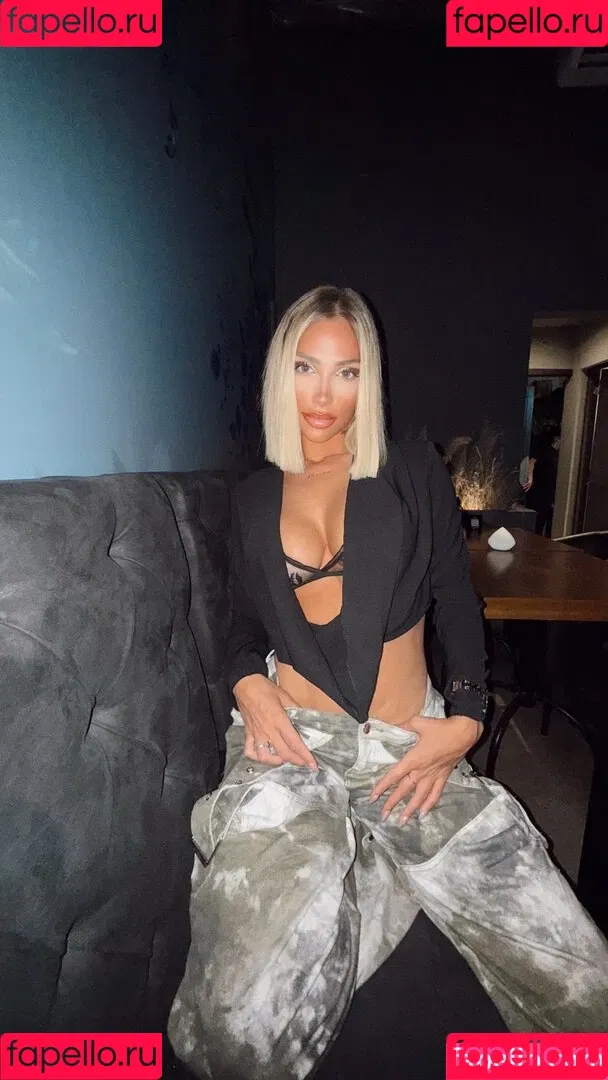 Antonella Mantovano / antomantovano Onlyfans Photo Gallery 